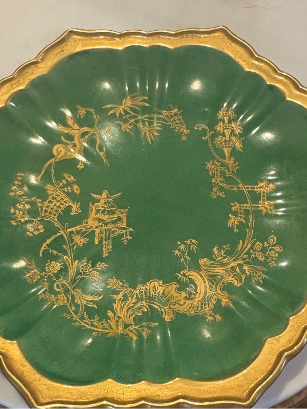 Mottahedeh Chinoiserie green and gold octagonal decorative porcelain wall plate